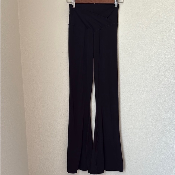 Aerie offline real me flare crossover waistband leggings - Picture 1 of 5